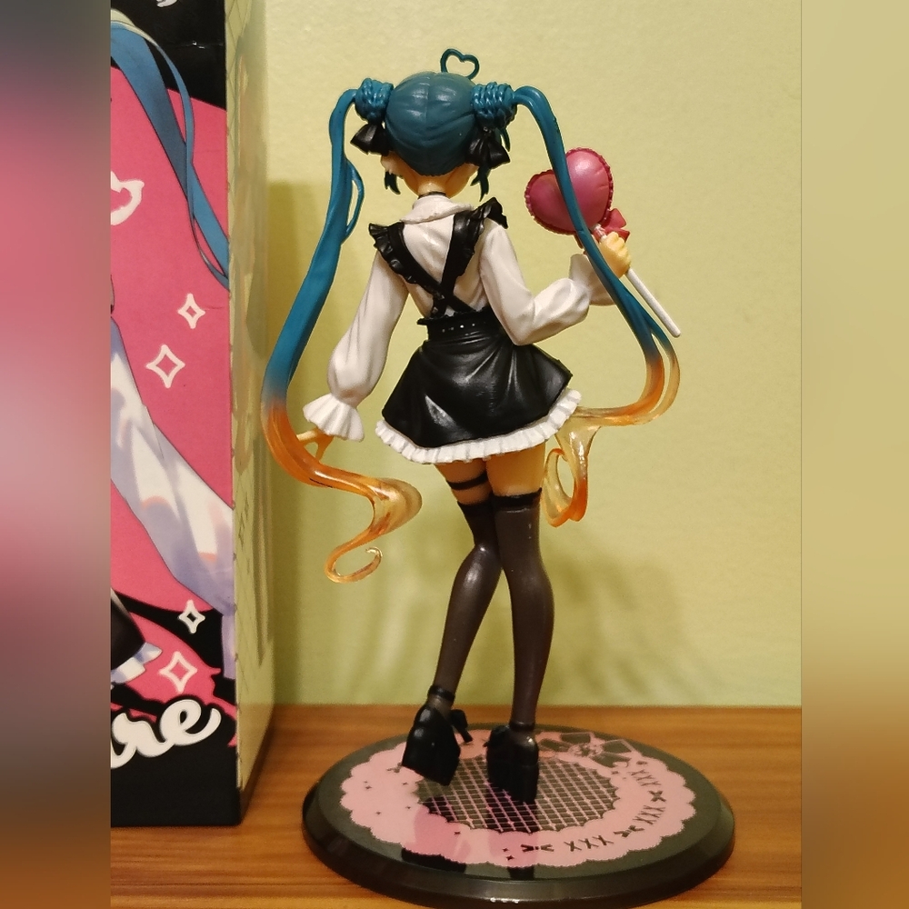 Hatsune Miku Fashion Subculture Action Figure - Picture 4 of 6